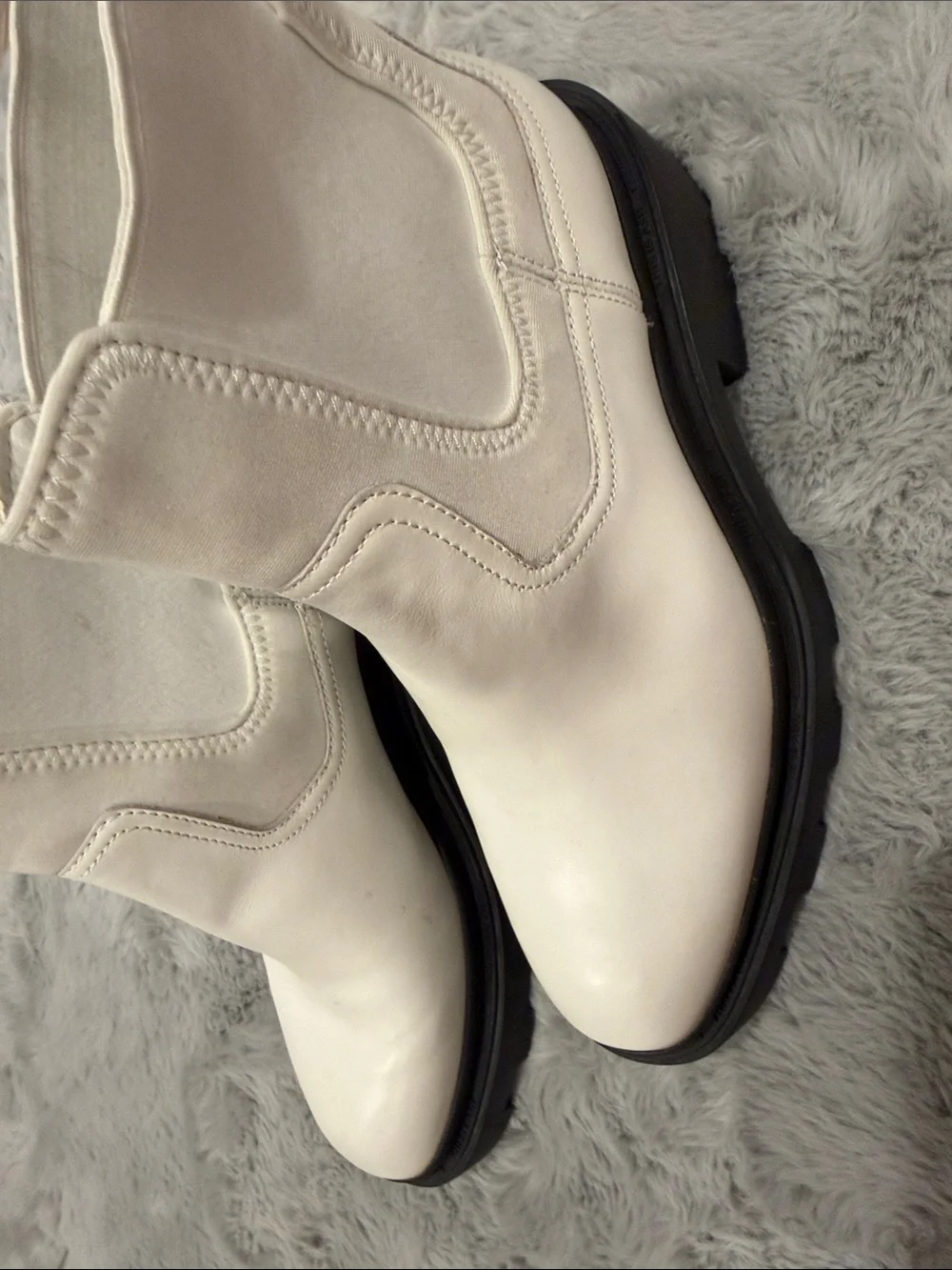 White Ash Mastro Boots with Black Sole